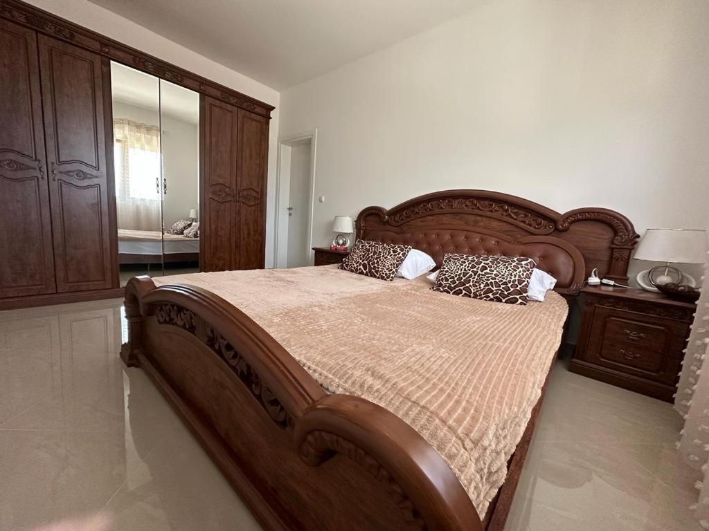 Villa Holiday Apartments Бар Экстерьер фото
