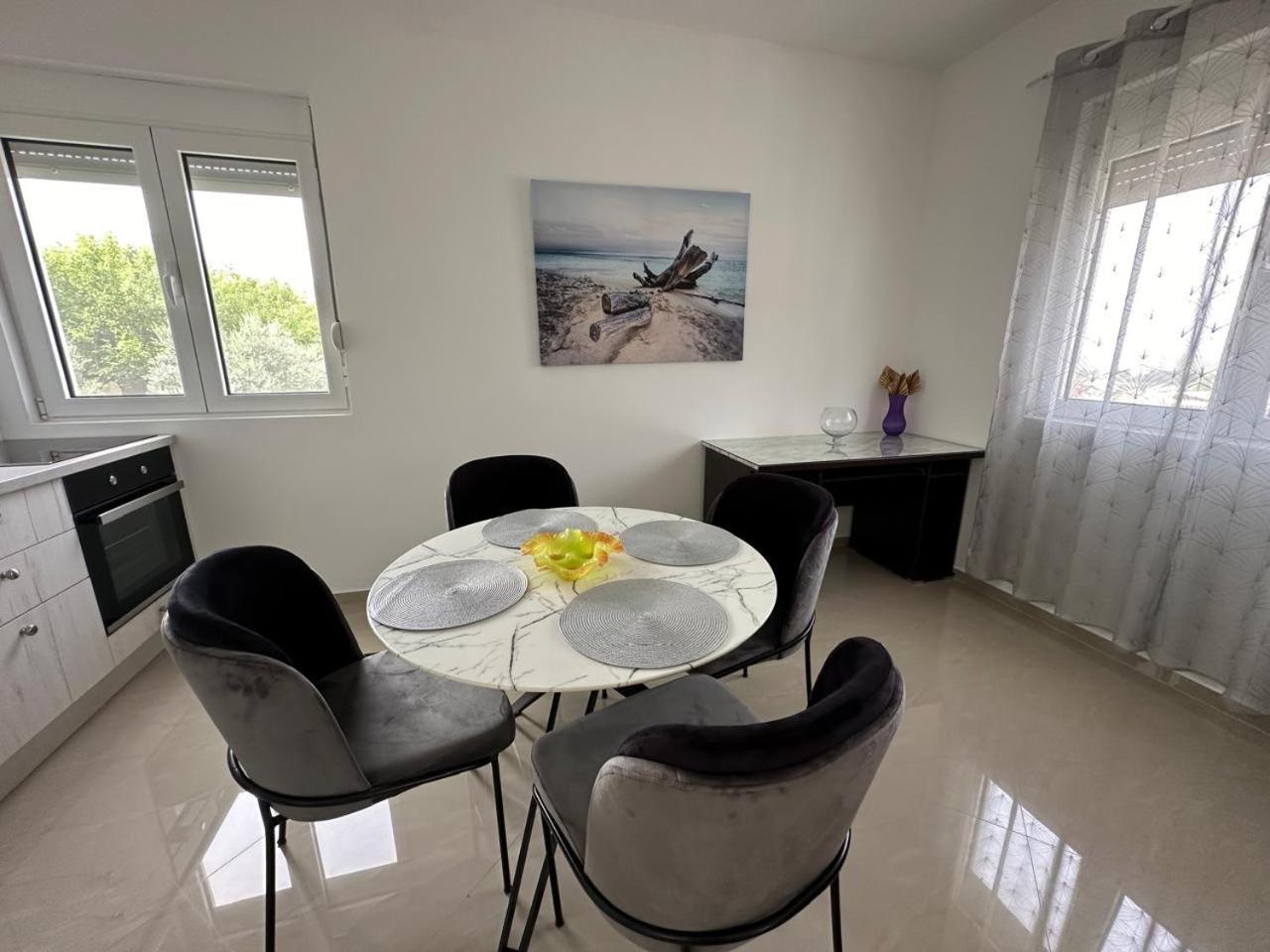 Villa Holiday Apartments Бар Экстерьер фото