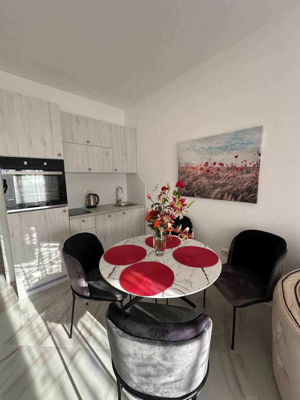 Villa Holiday Apartments Бар Экстерьер фото